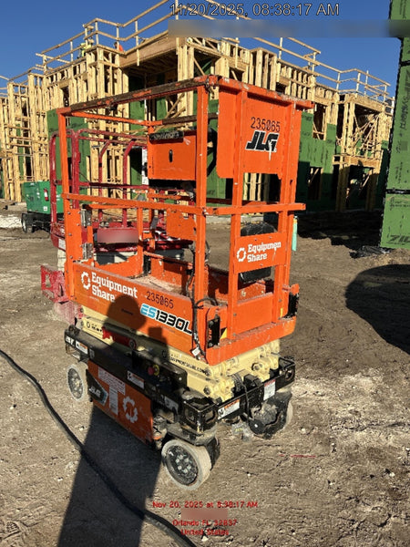 2022 JLG ES1330L