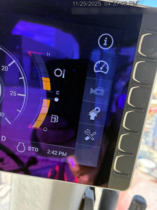 2018 Case 821G CLOSED CAB, 1 FUNCTION, JRB 418 STYLE HYD COUPLER