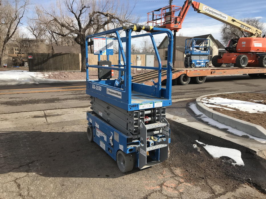 2020 Genie GS-1930 Fixed rails with chain entry gate - Pre A92.20