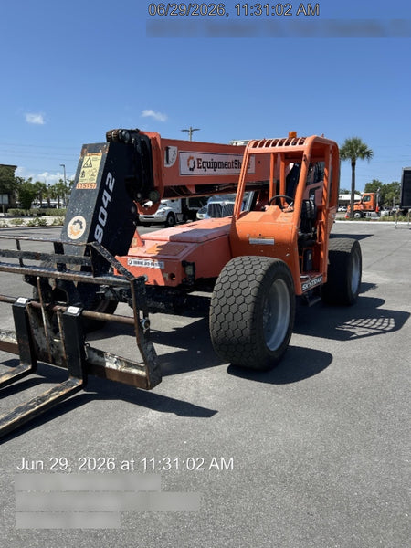 2020 SKYTRAK 8042