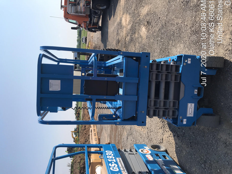 2020 Genie GS-1930 Solid Non Marking Tires, Beacon, Folding rails with half height swing gate
