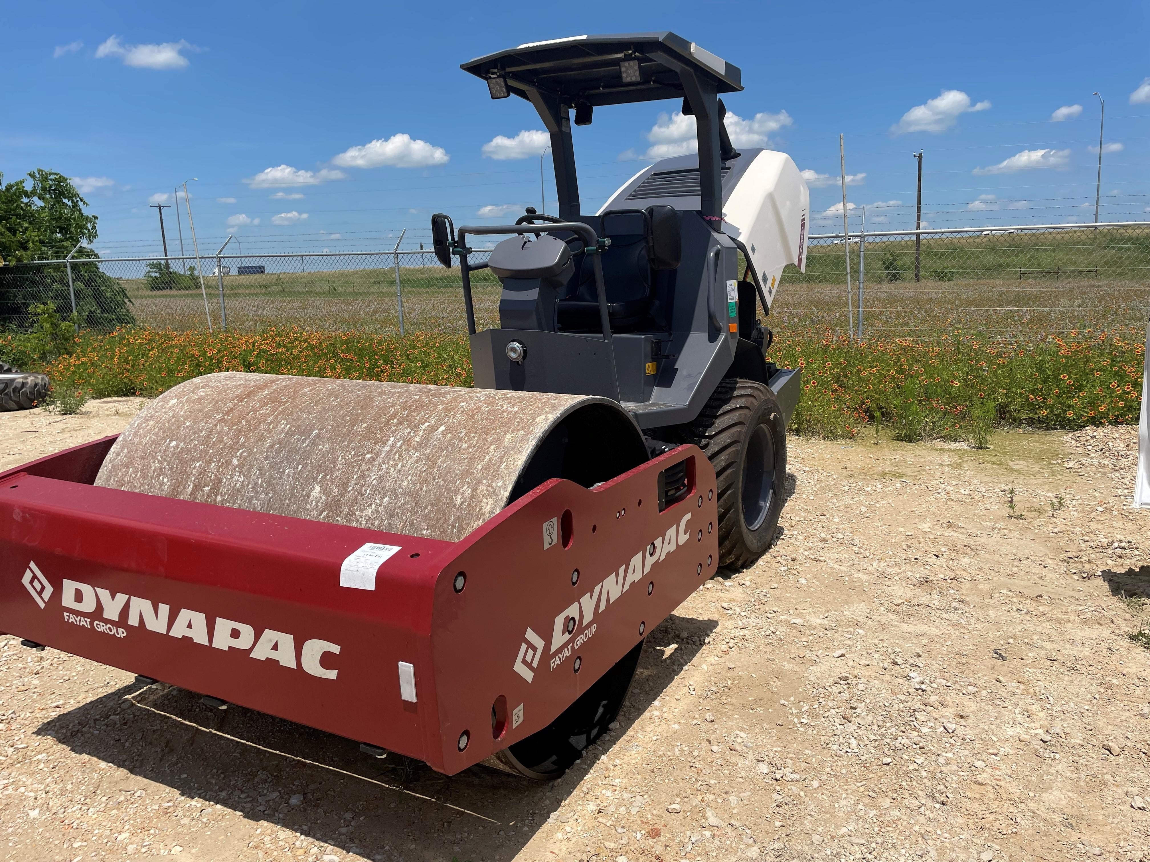 2023 DYNAPAC CA1400D