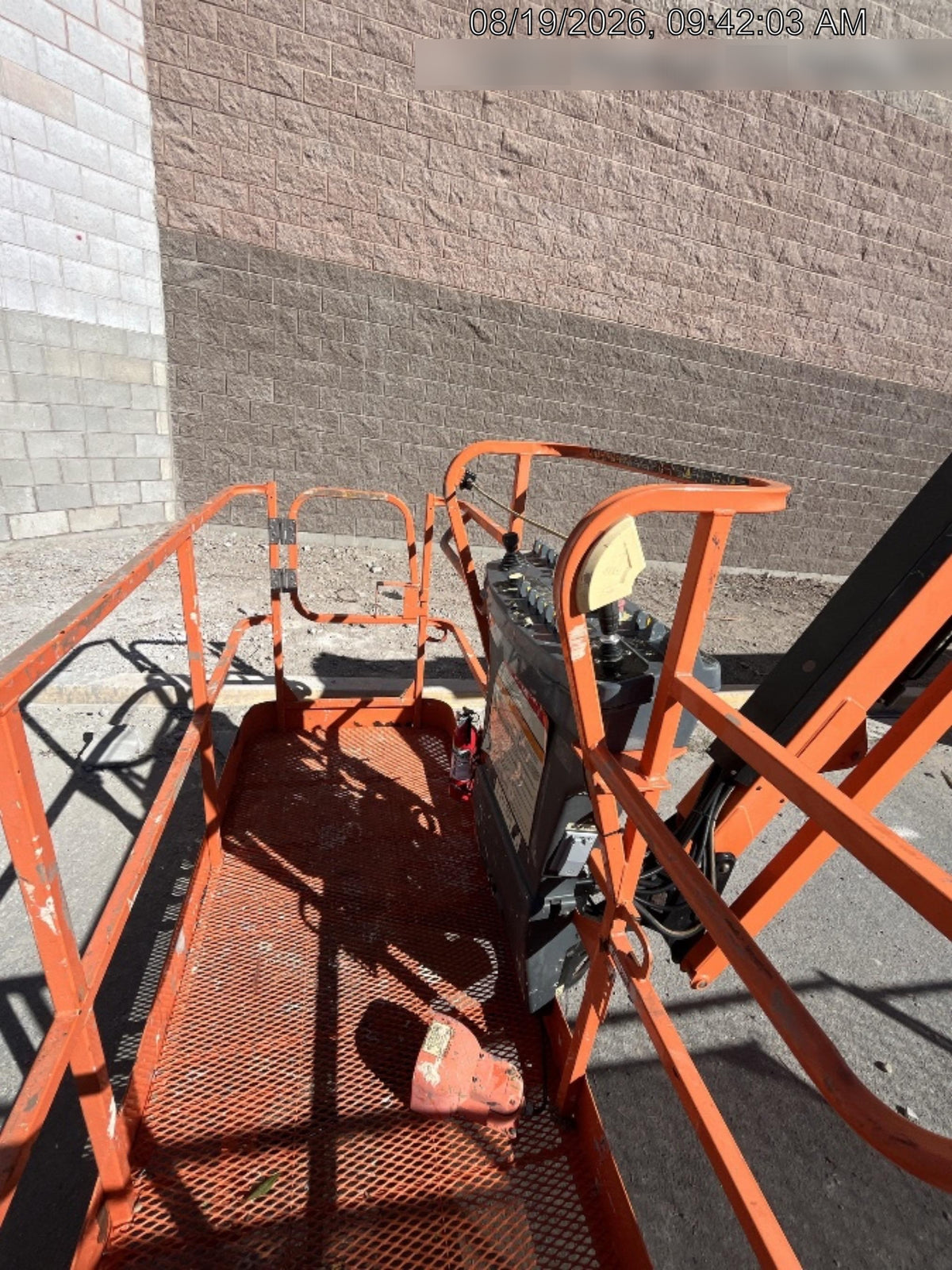 2020 JLG 800AJ