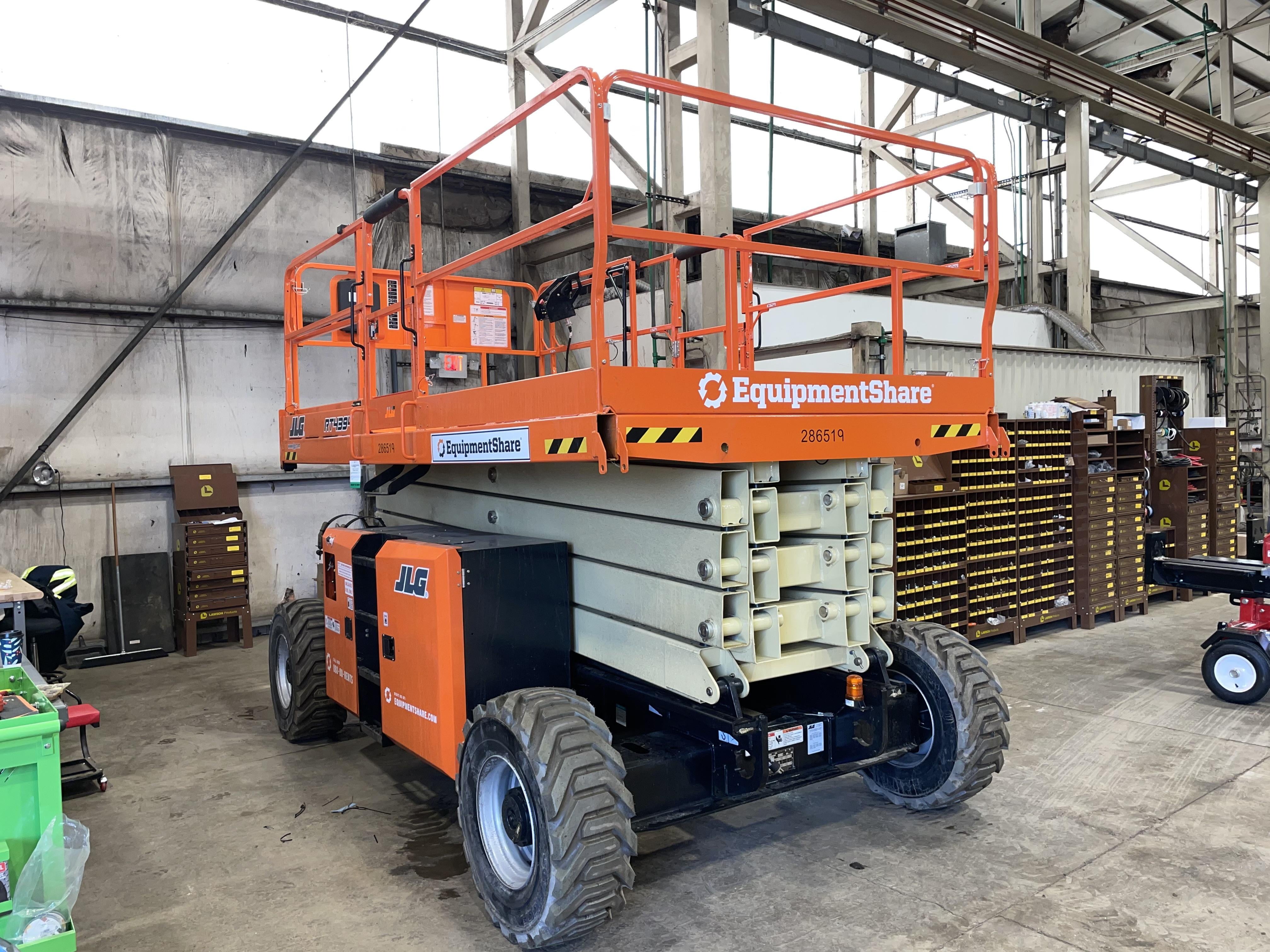 2022 JLG RT4394