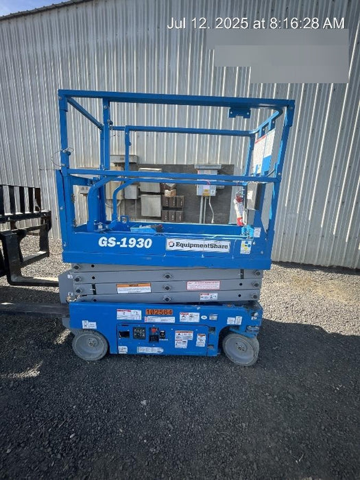2020 Genie GS-1930 Solid Non Marking Tires, Beacon, Folding rails with half height swing gate, 800W Inverter