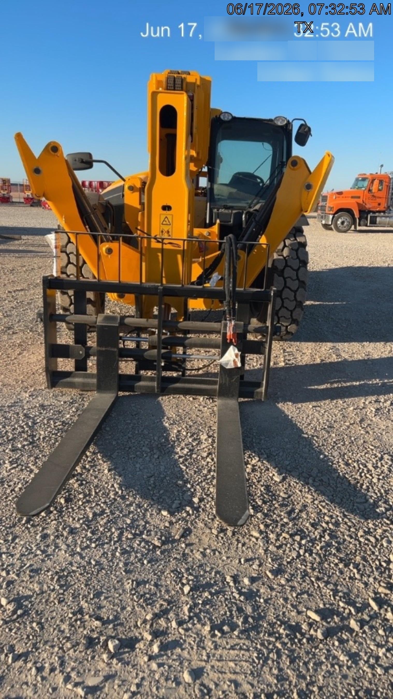 2026 JCB 400/F7377