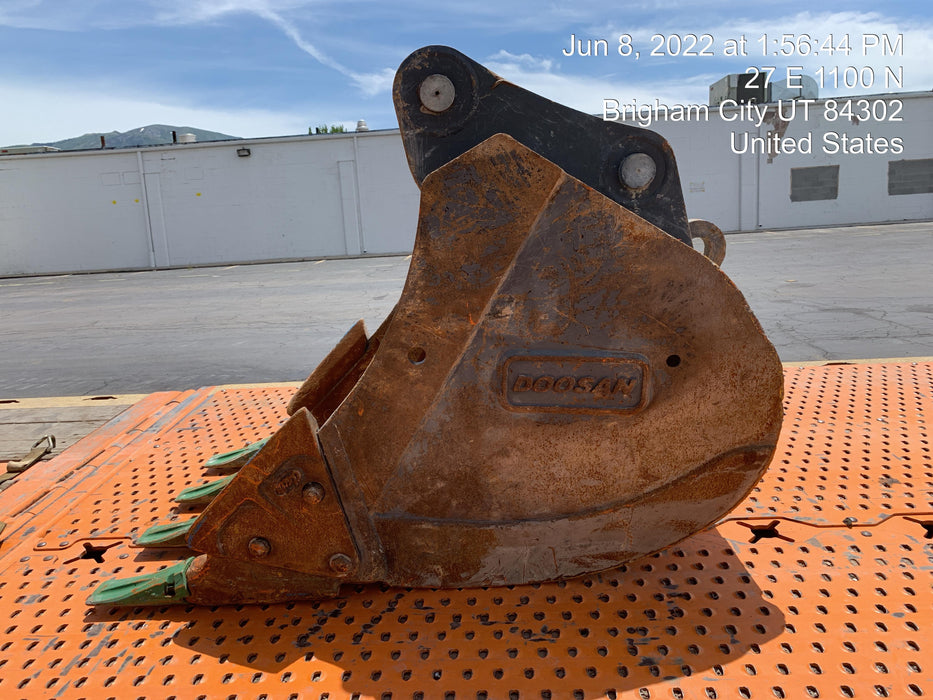2020 DOOSAN 30" Bucket - Doosan