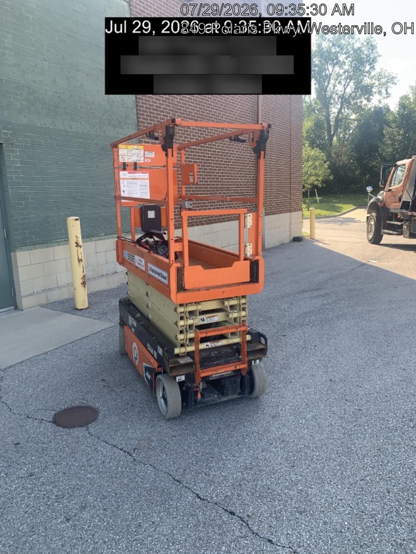 2021 JLG ES1932