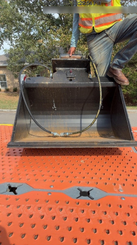 2026 MONGO 36" Deep Tilt Bucket