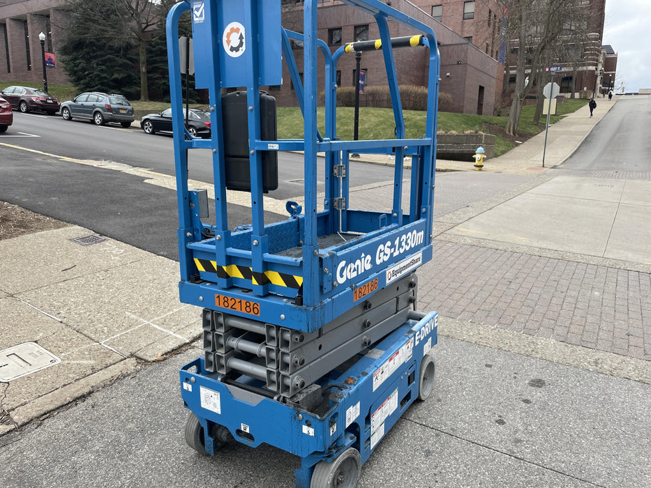 2021 GENIE GS-1330m