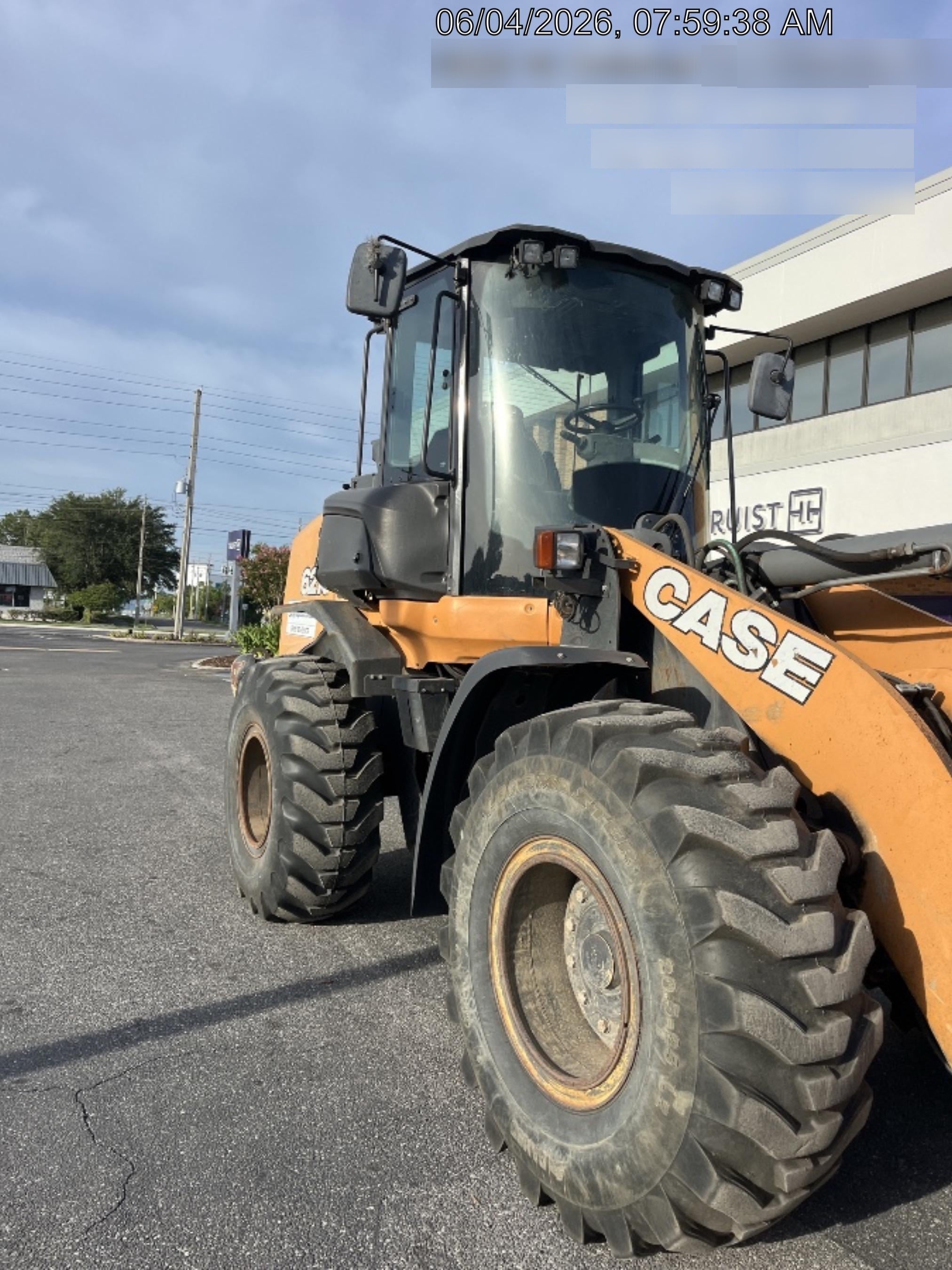 2018 Case 621G CLOSED CAB, 1 FUNCTION, JRB 416 STYLE HYD COUPLER