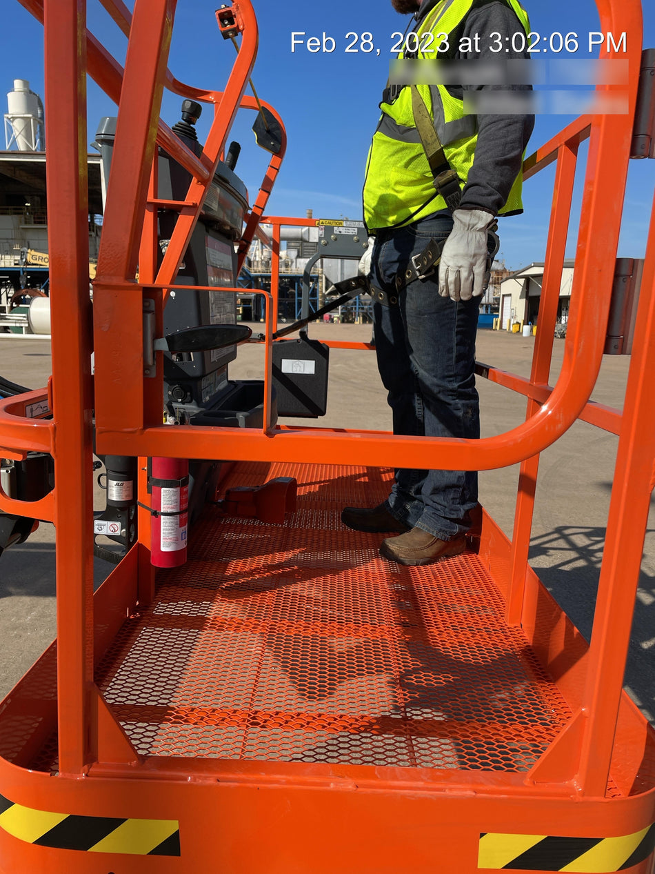 2023 JLG 860SJ