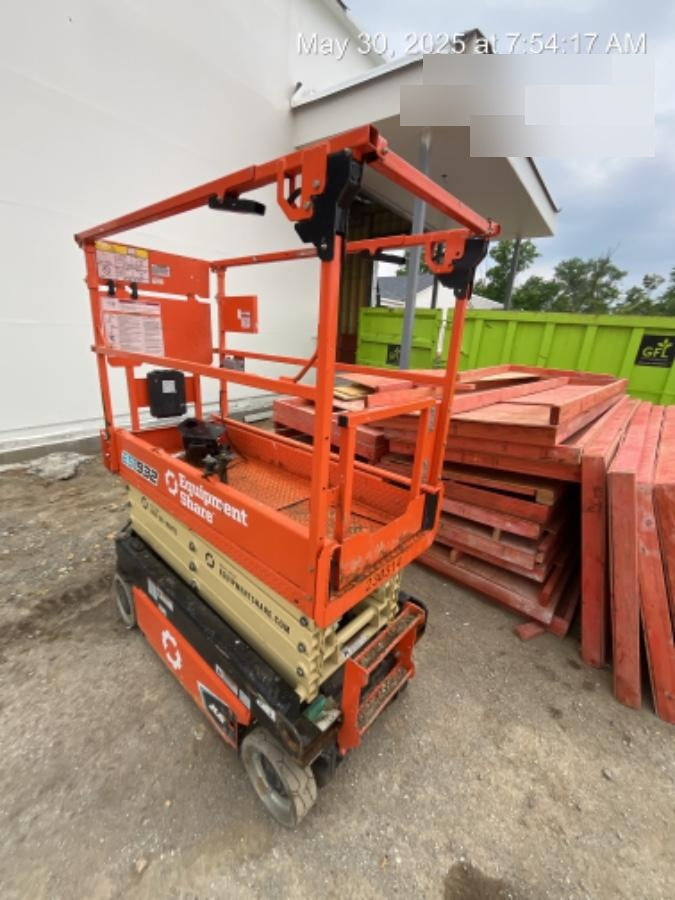 2022 JLG ES1932
