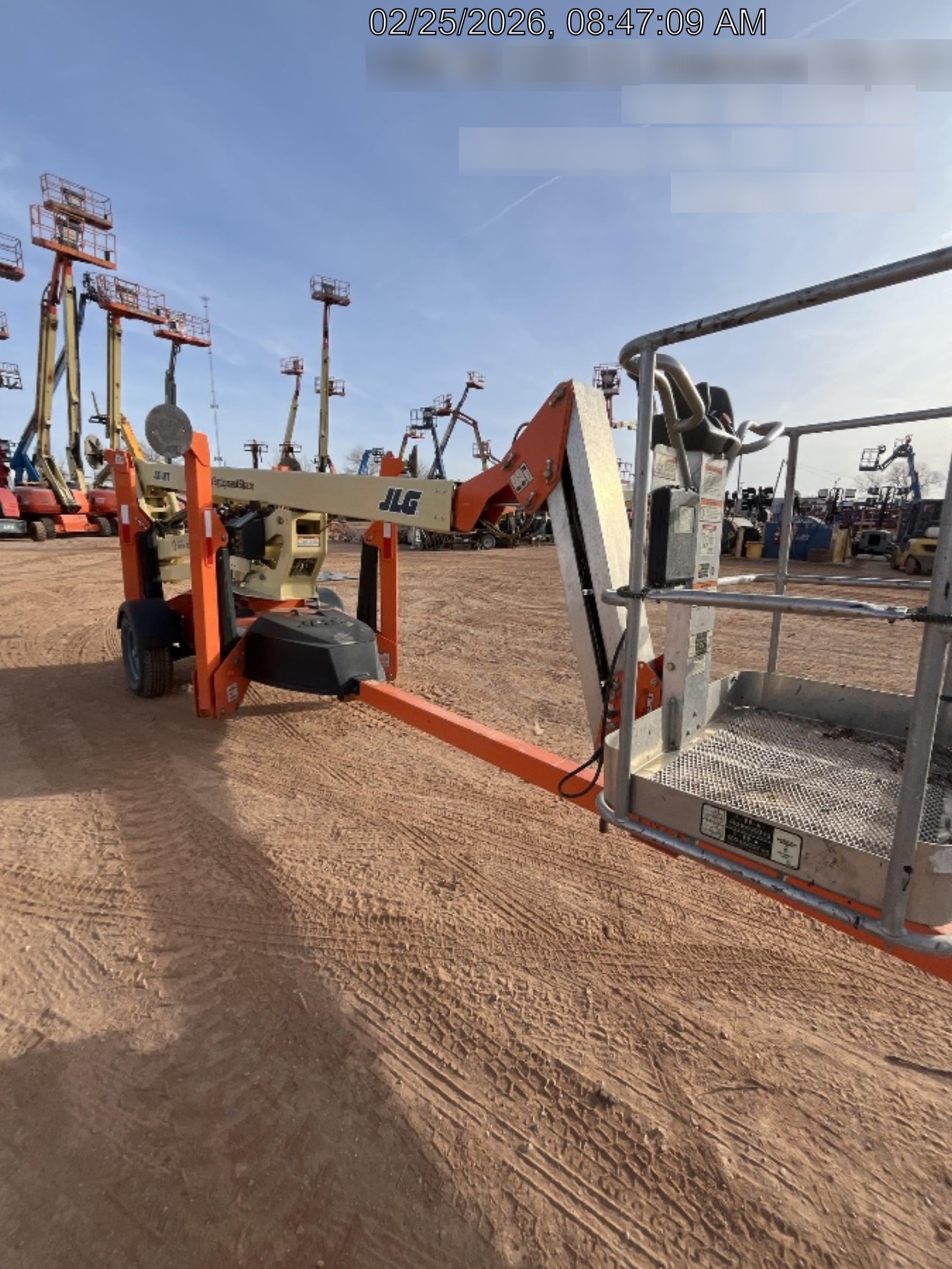 2023 JLG T500J
