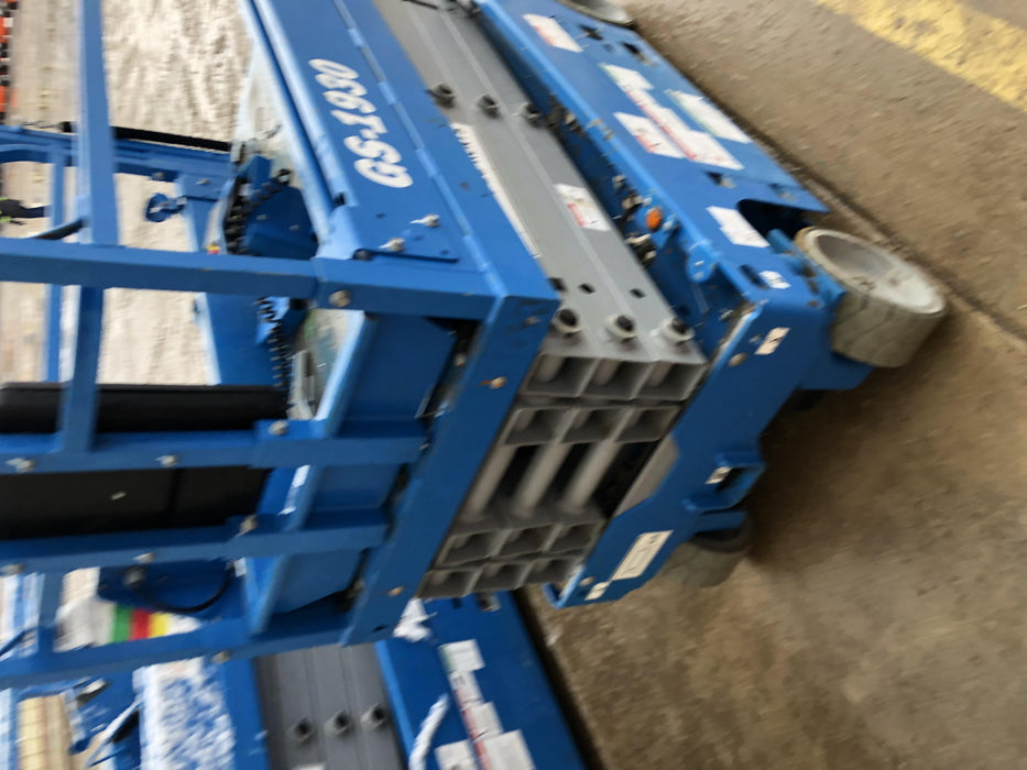 2019 Genie GS-1930 Fixed rails with chain Entry