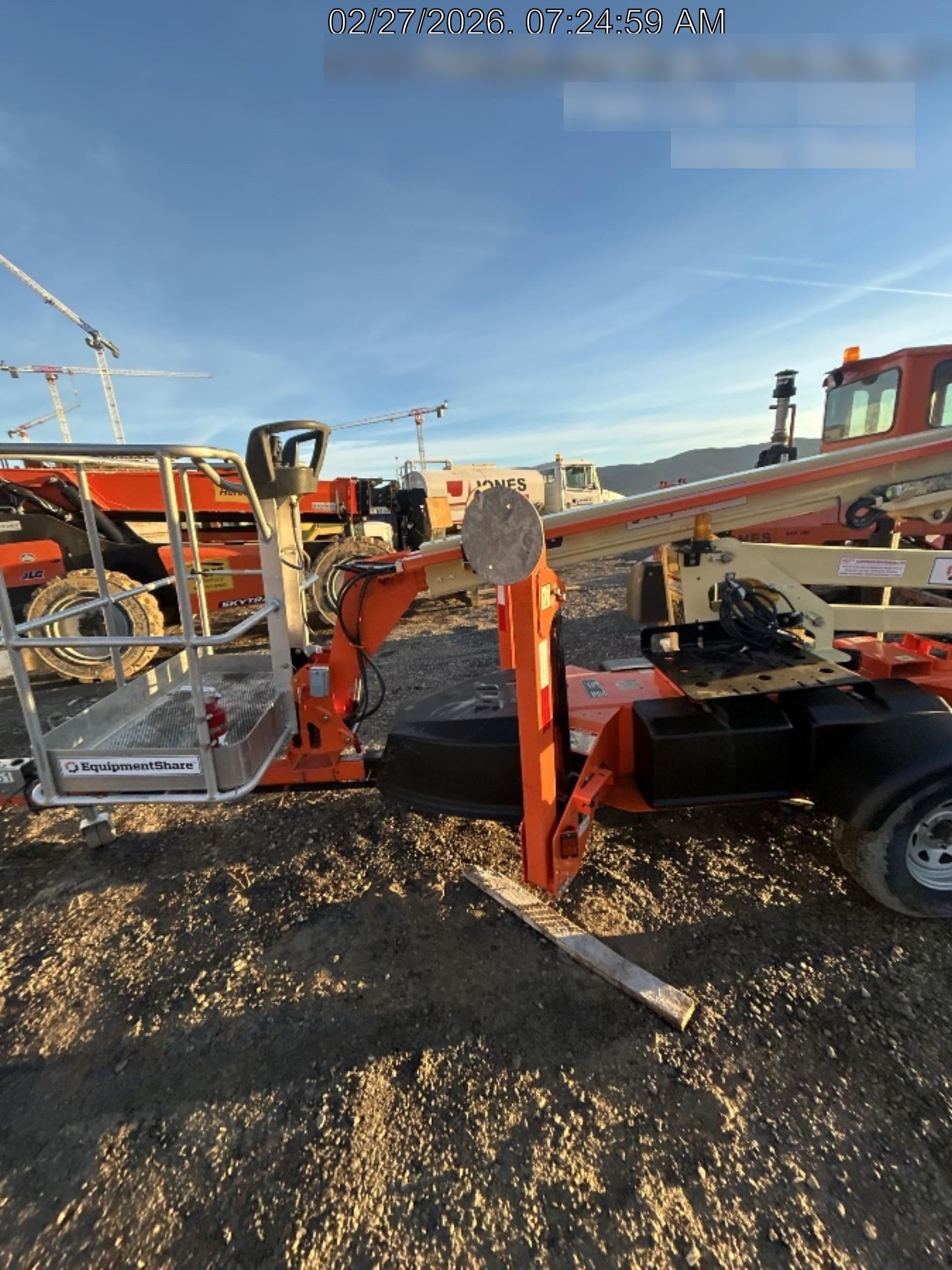 2023 JLG T350