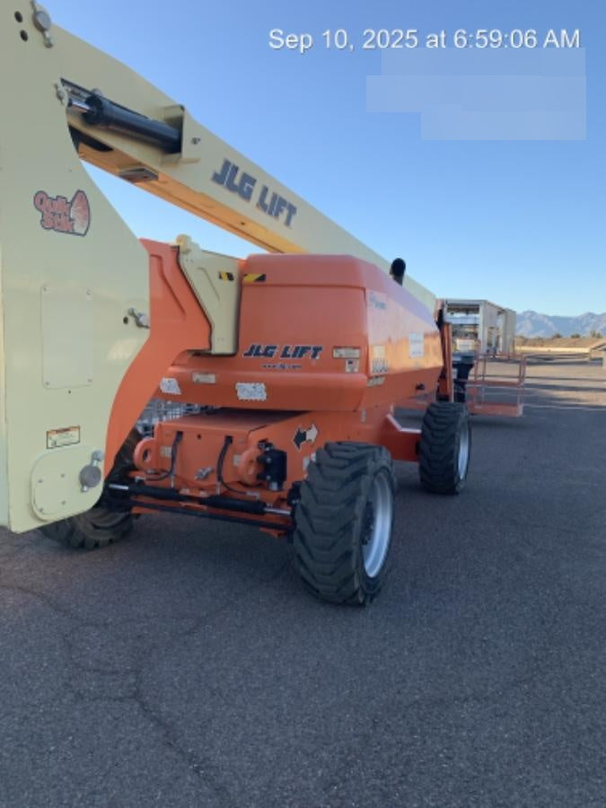 2021 JLG 800AJ