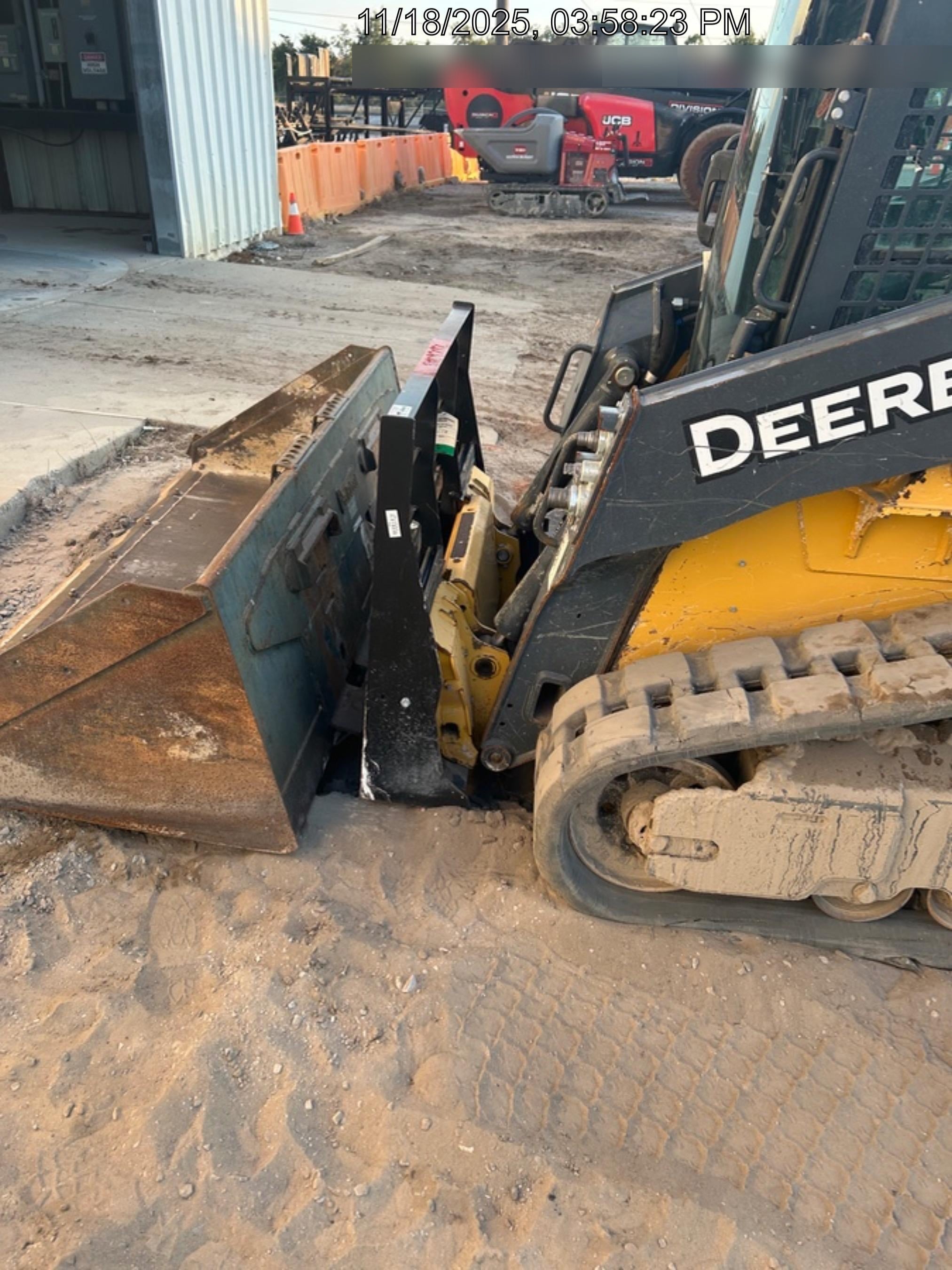 2025 ARROW MATERIAL HANDLING 60" Pallet Forks - Arrow