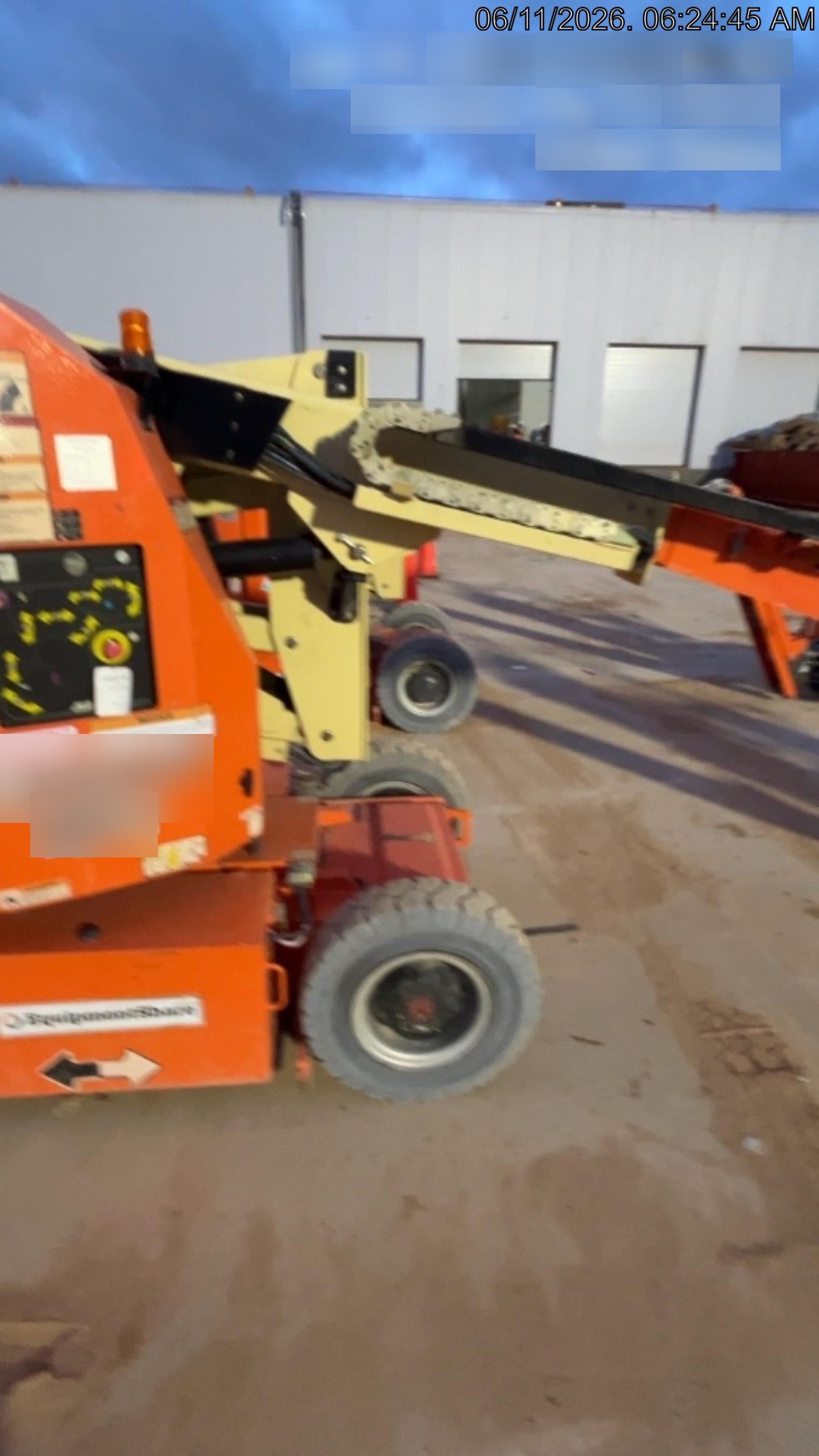 2019 JLG E300AJP