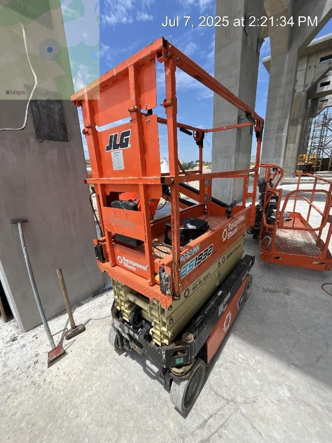 2022 JLG ES1932