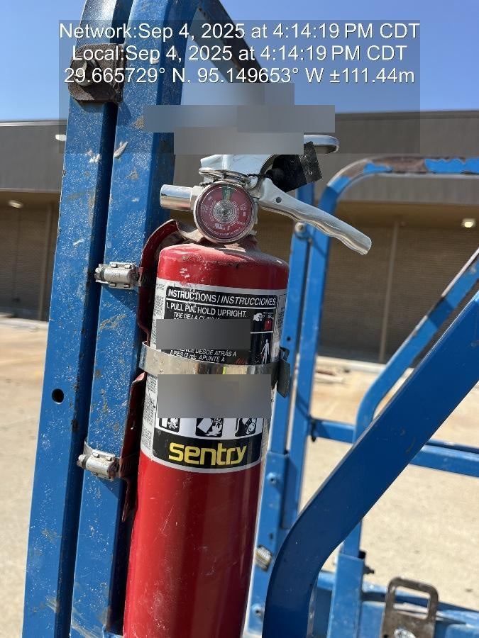 2017 Genie GS-1930 Genie GS-1930 Lift w/Fixed Rail and Chain Entry