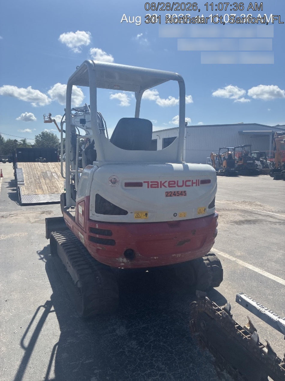 2022 TAKEUCHI TB235-2R