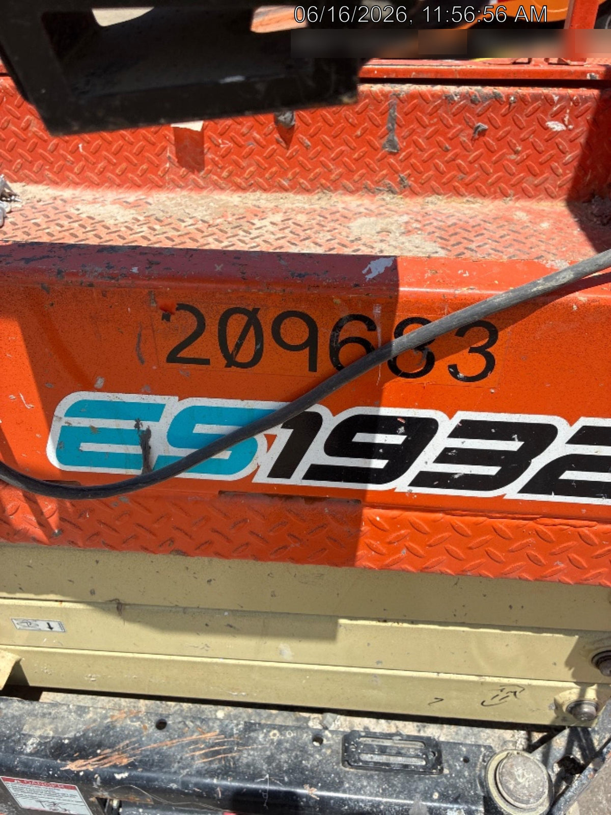 2022 JLG ES1932