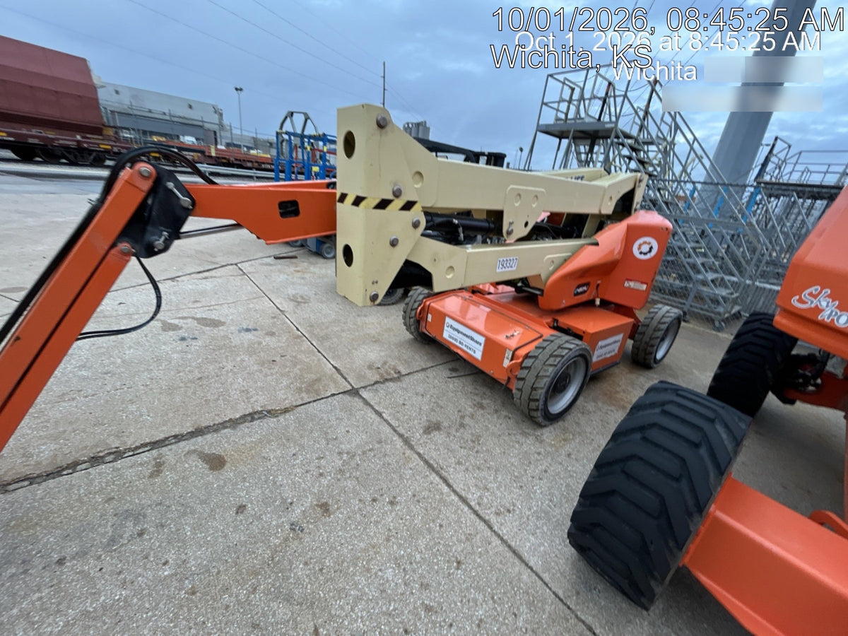 2021 JLG E450AJ