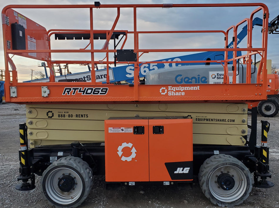 2022 JLG RT4069