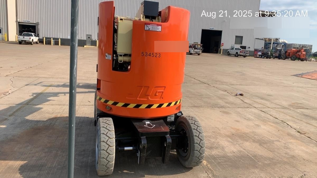 2025 JLG E300AJP