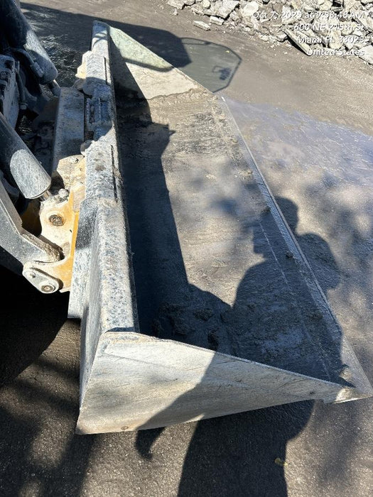 2025 JOHN DEERE 84" Bucket - John Deere