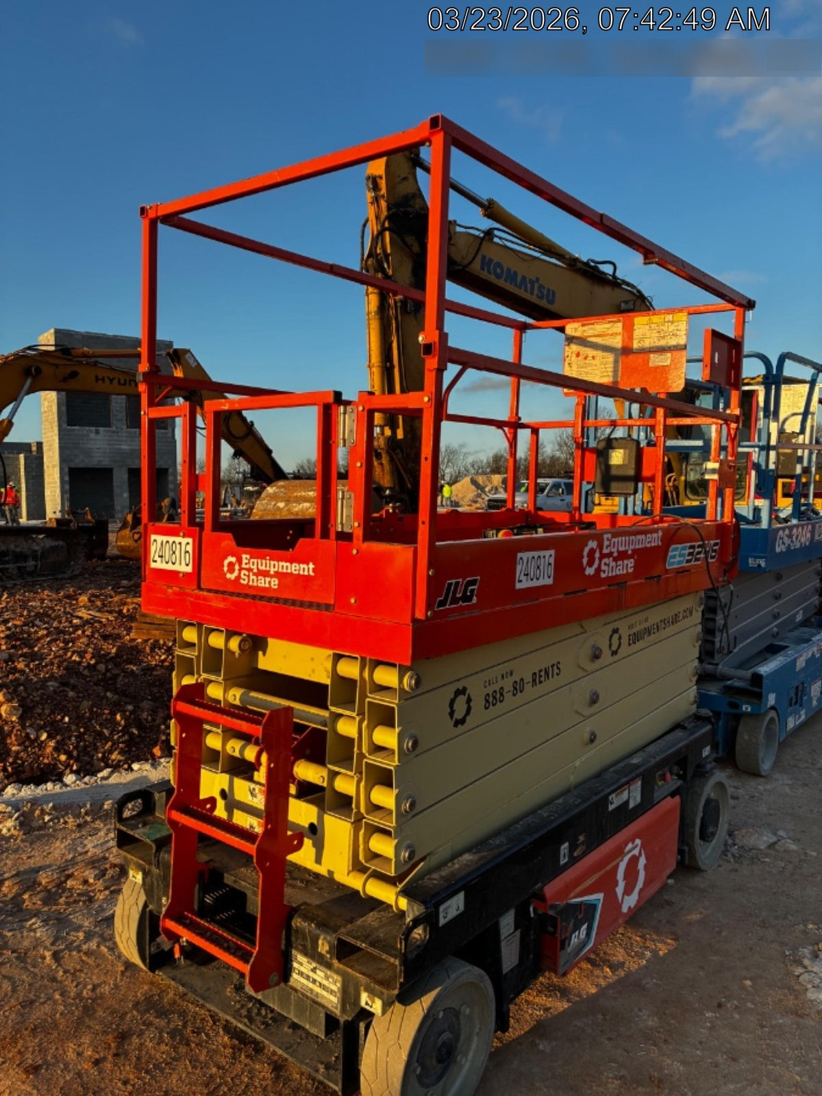 2022 JLG ES3246