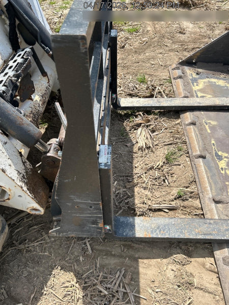 2025 ARROW MATERIAL HANDLING 72" Pallet Forks - Arrow