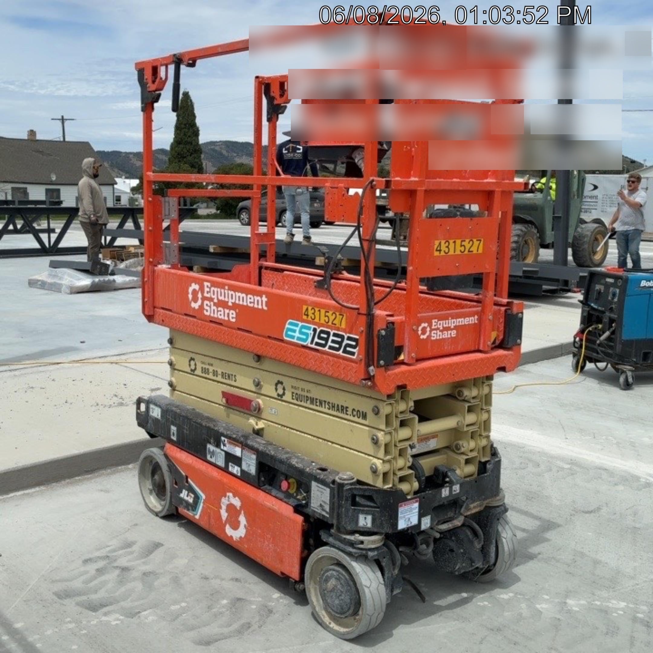 2024 JLG ES1932