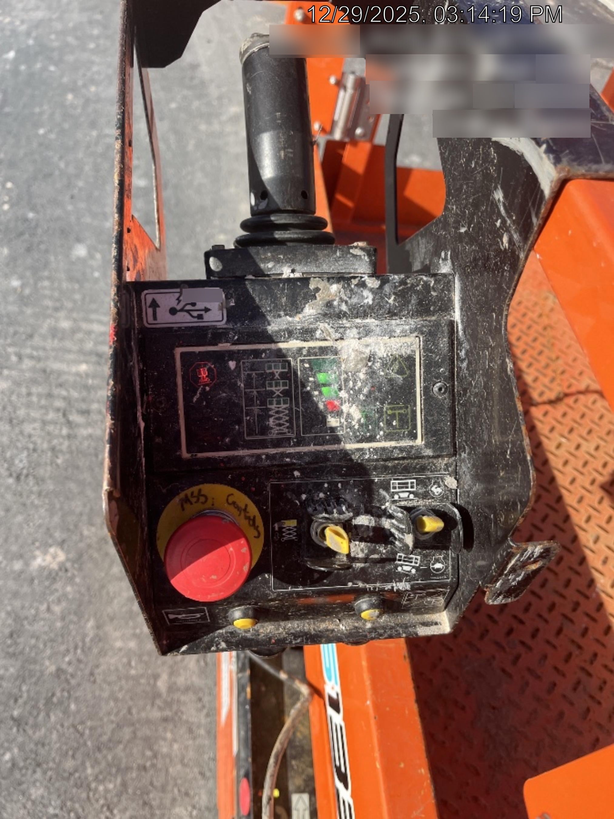 2022 JLG ES1330L