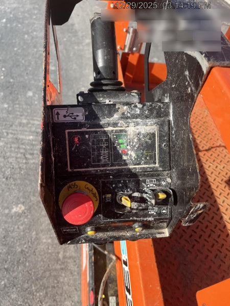 2022 JLG ES1330L
