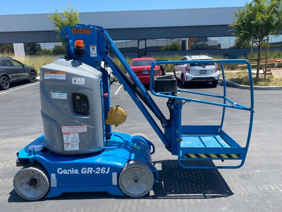 2020 GENIE GR-26J