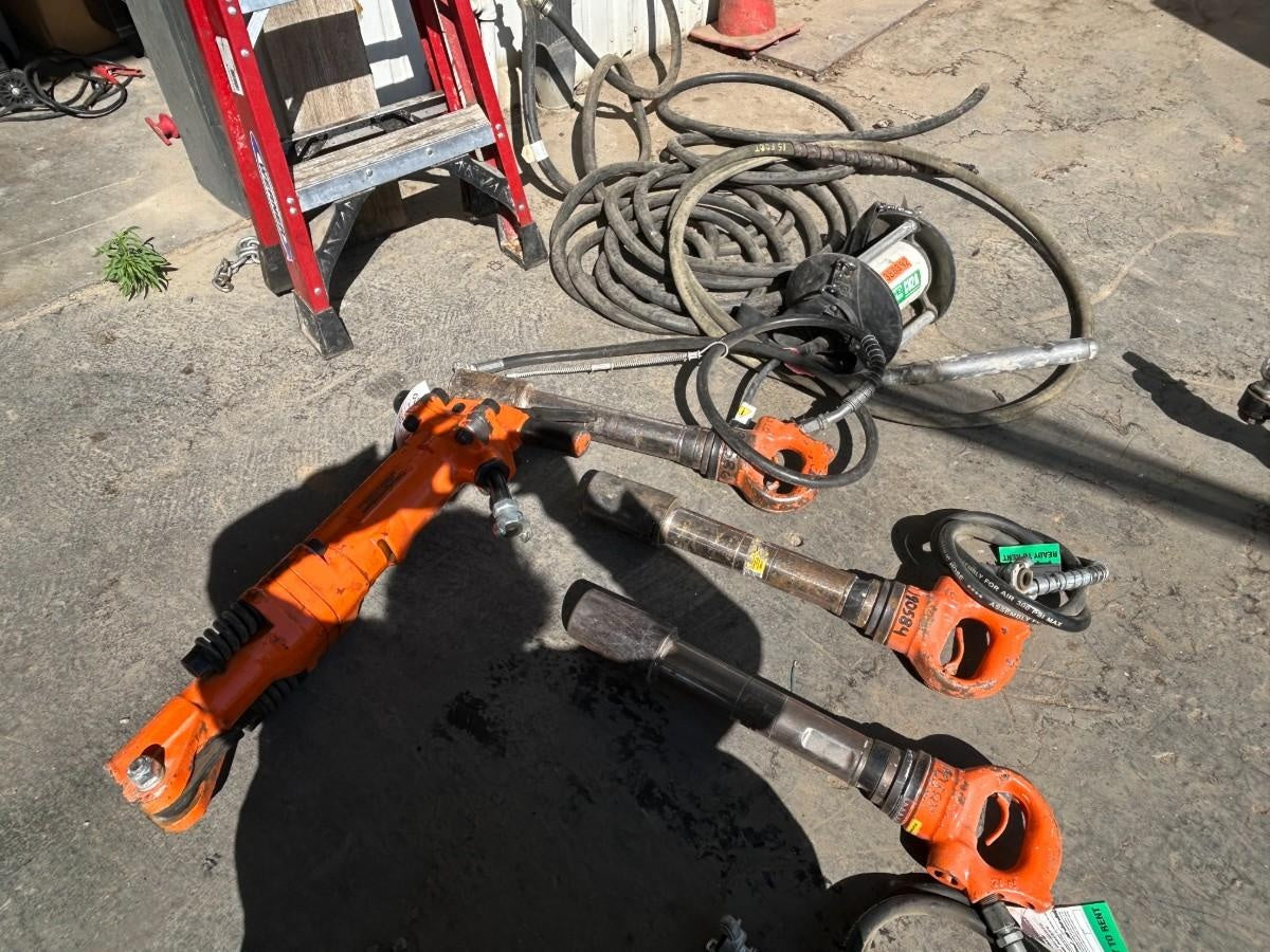 2021 AMERICAN PNEUMATIC TOOL D-handle rivet Buster