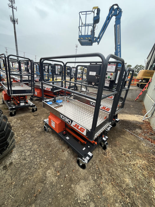 2023 JLG 1030P