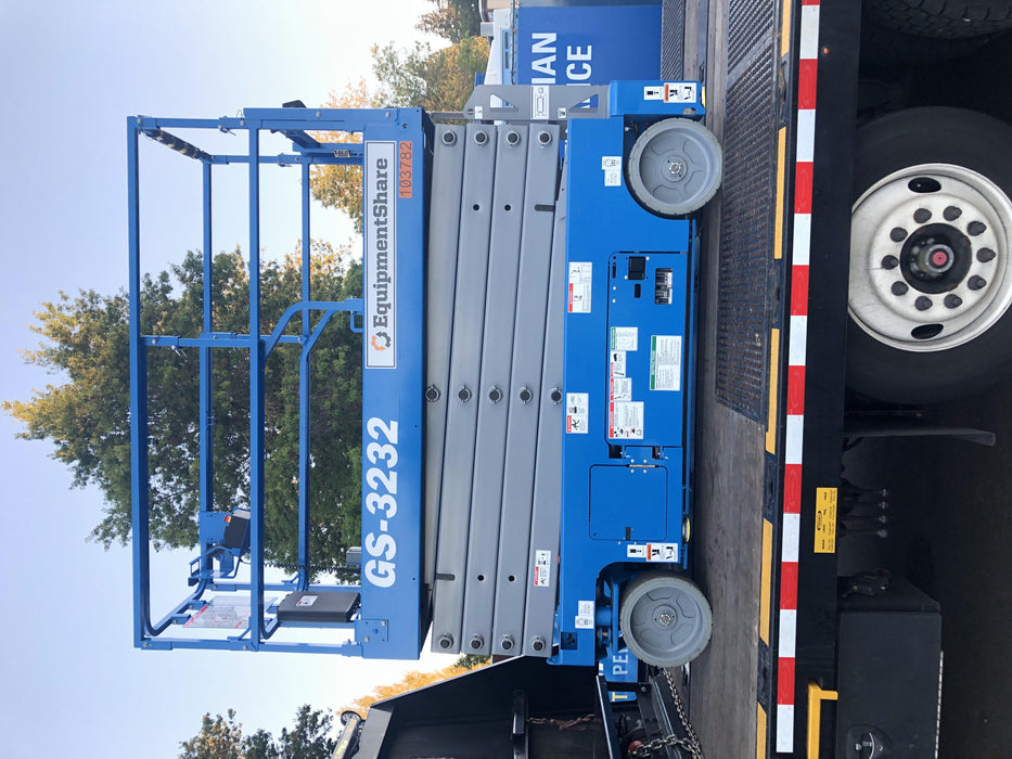 2020 Genie GS-3232 Standard, Folding half height swing gate, 800W Inverter