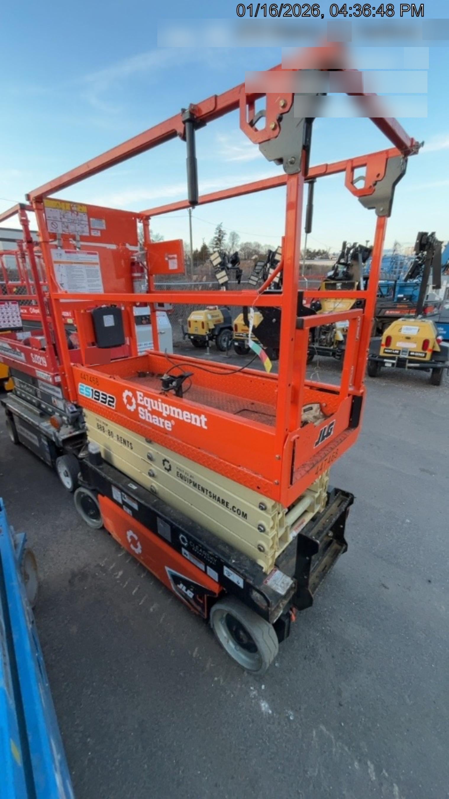 2024 JLG ES1932