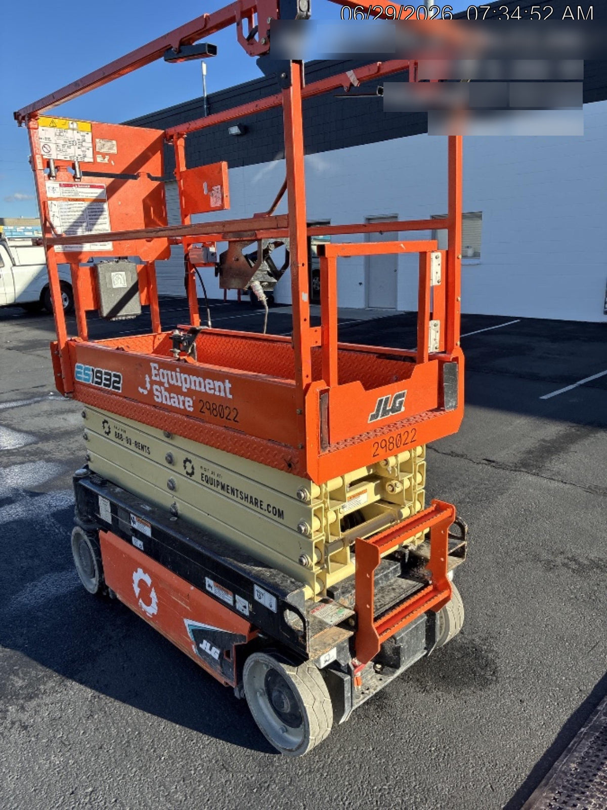 2023 JLG ES1932