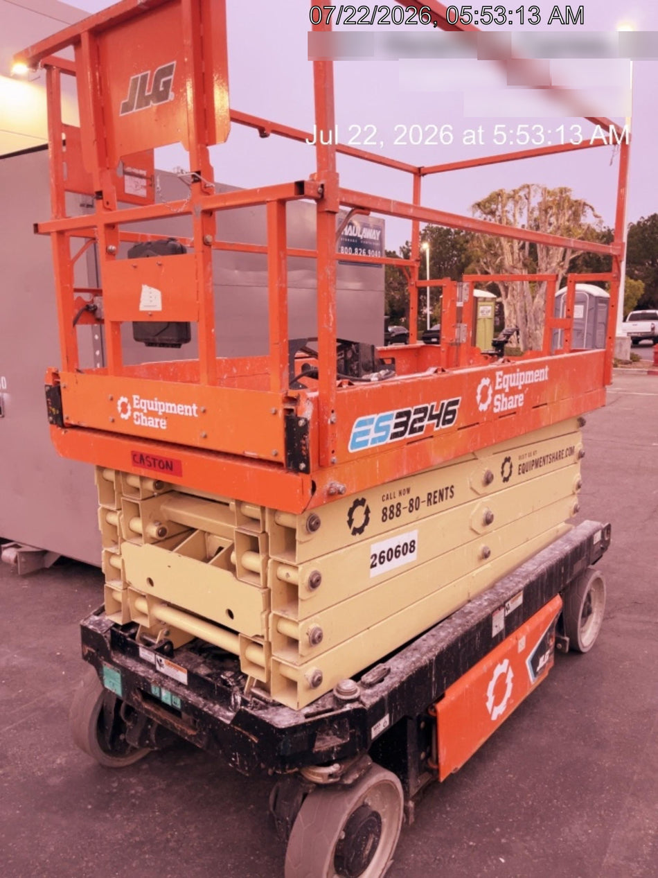 2022 JLG ES3246