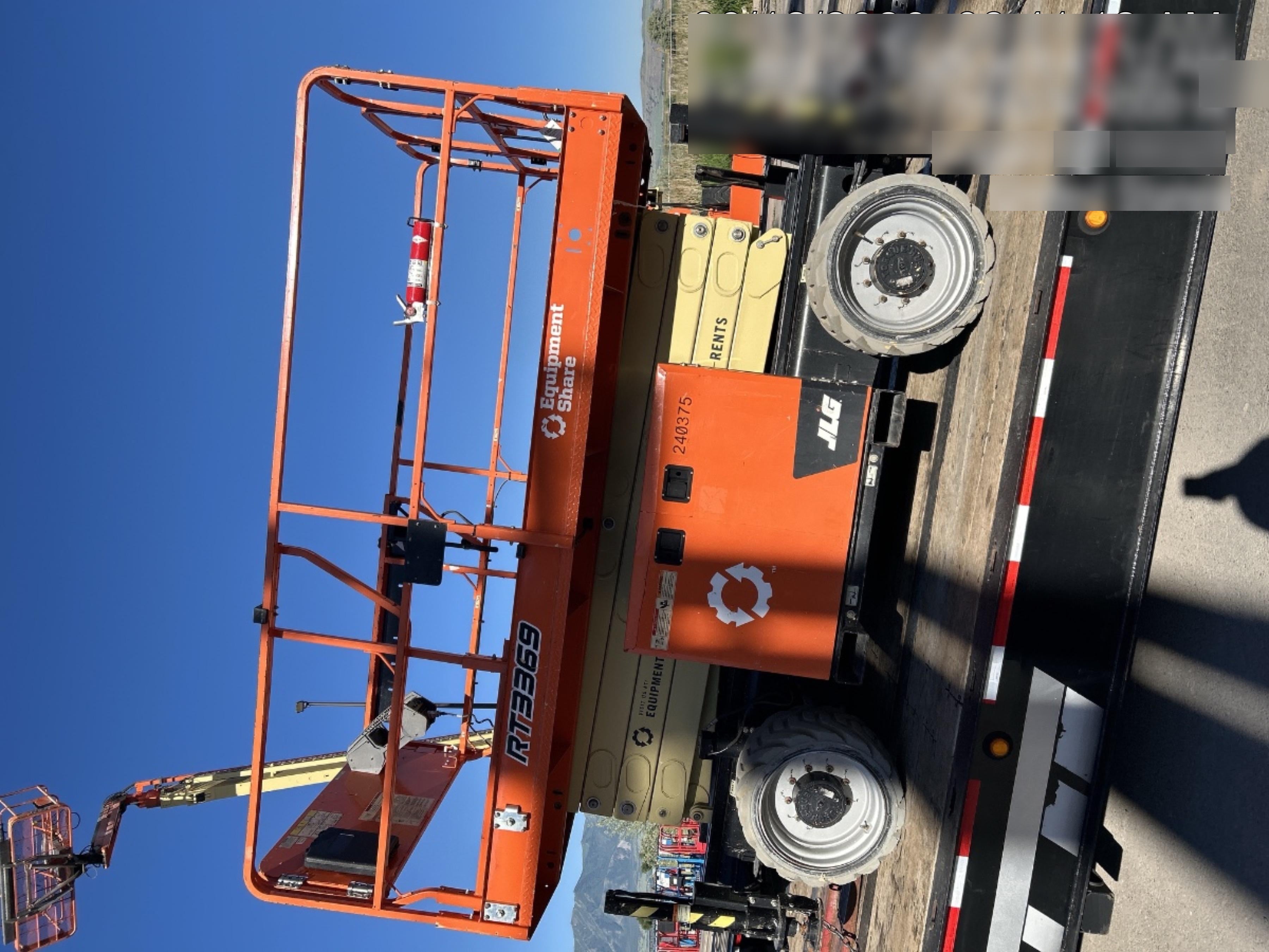 2022 JLG RT3369