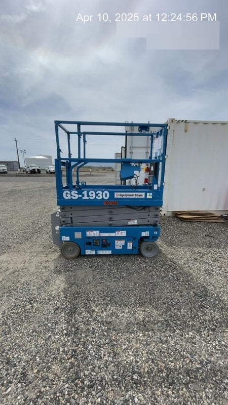 2020 Genie GS-1930 Solid Non Marking Tires, Beacon, Folding rails with half height swing gate, 800W Inverter