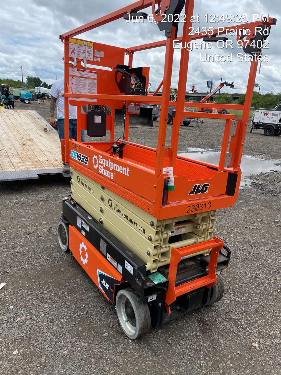 2022 JLG ES1932