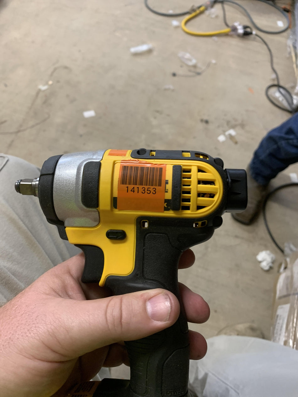 2021 DEWALT DCF883M2