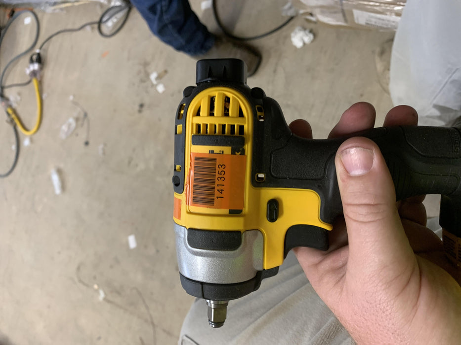 2021 DEWALT DCF883M2