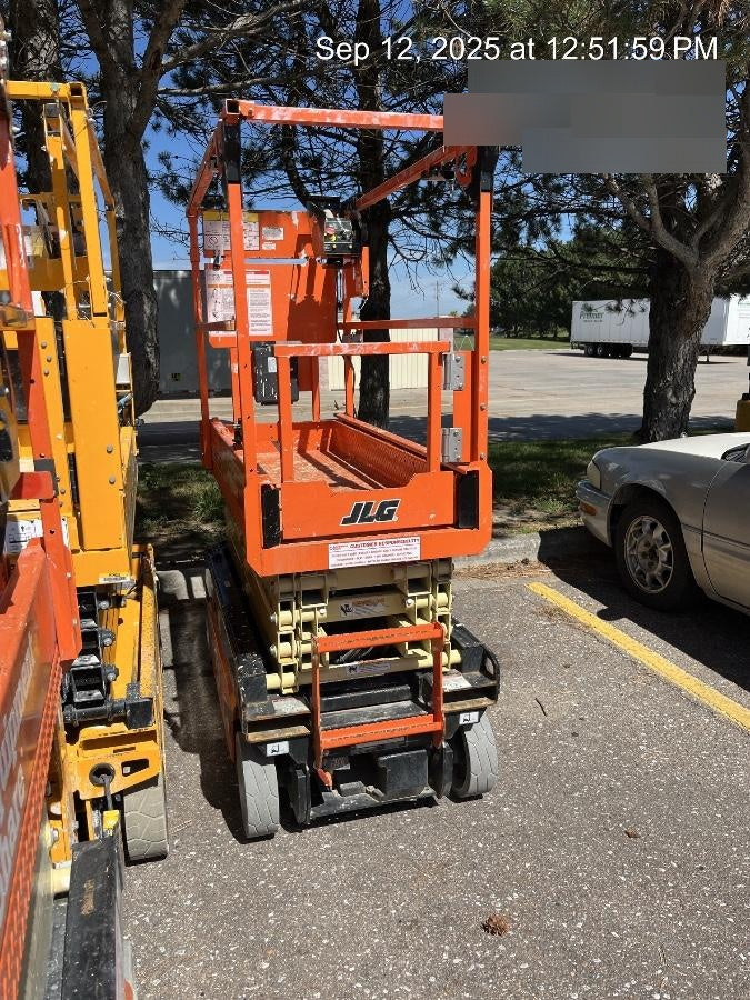 2023 JLG ES1932