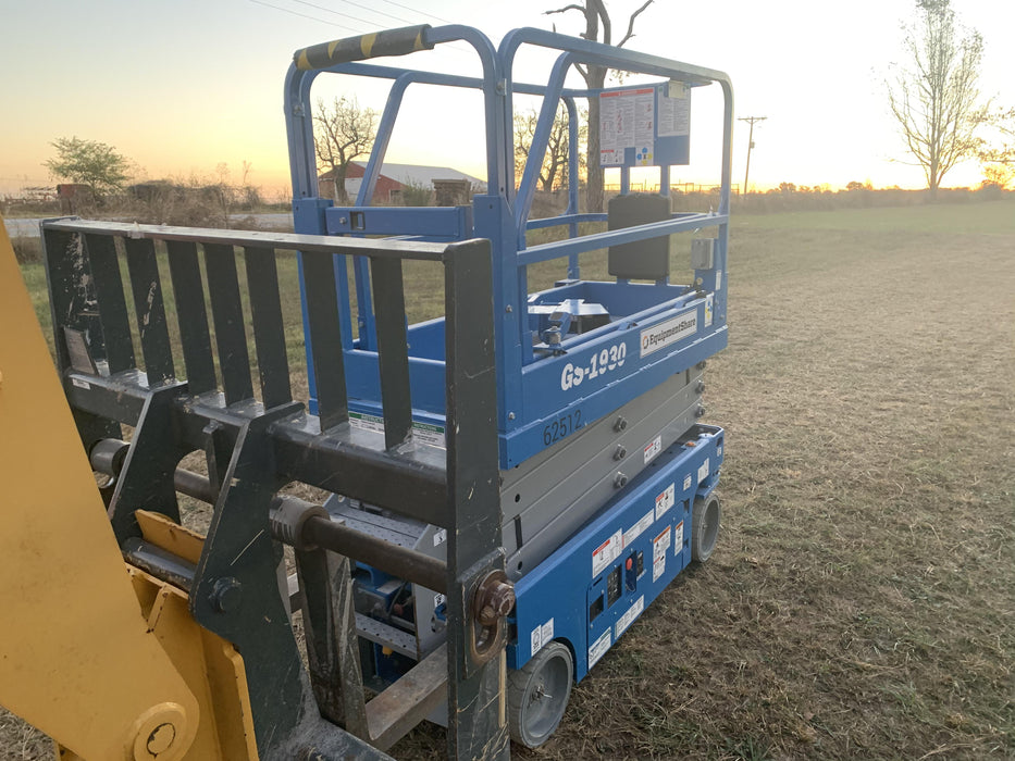 2020 Genie GS-1930 Solid Non Marking Tires, Beacon, Folding rails with half height swing gate